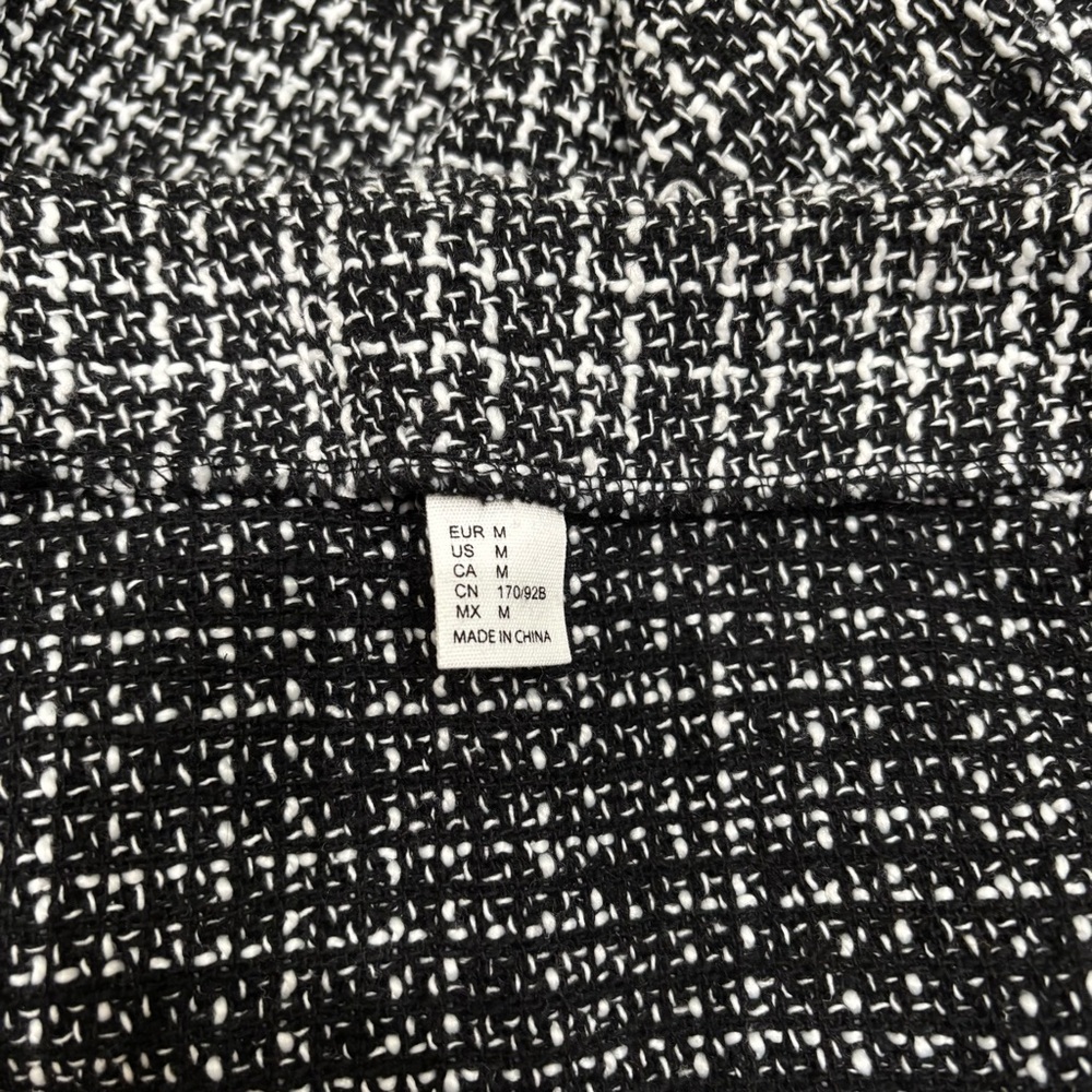 H&M Chic Black and White Tweed Like Skirt - Picture 4 of 5